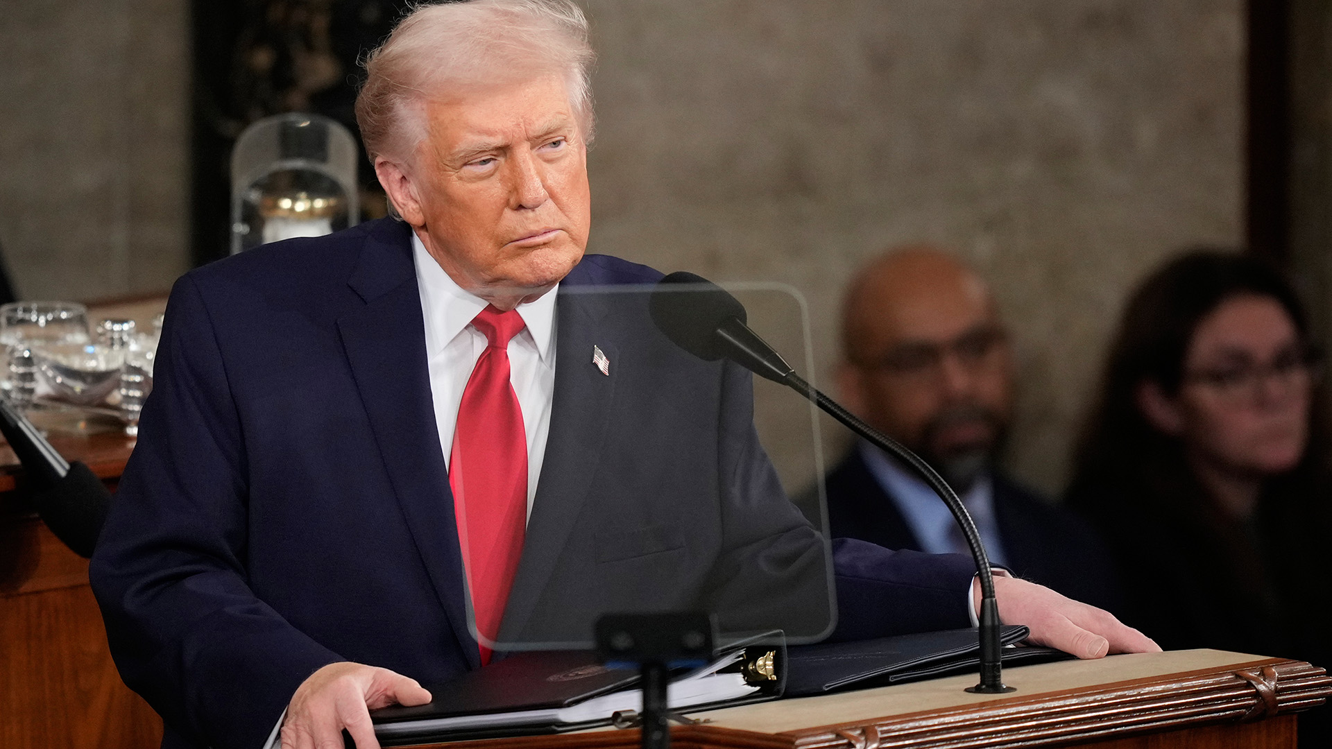 Presiona Trump a México para perseguir a funcionarios vinculados con cárteles - Noticaribe