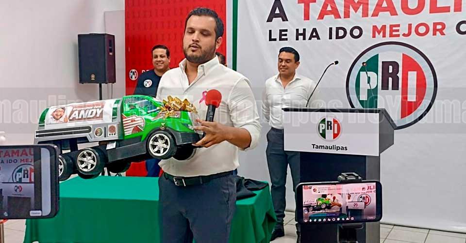 Morena prefiere perseguir memes que a políticos acusados de huachicol: PRI