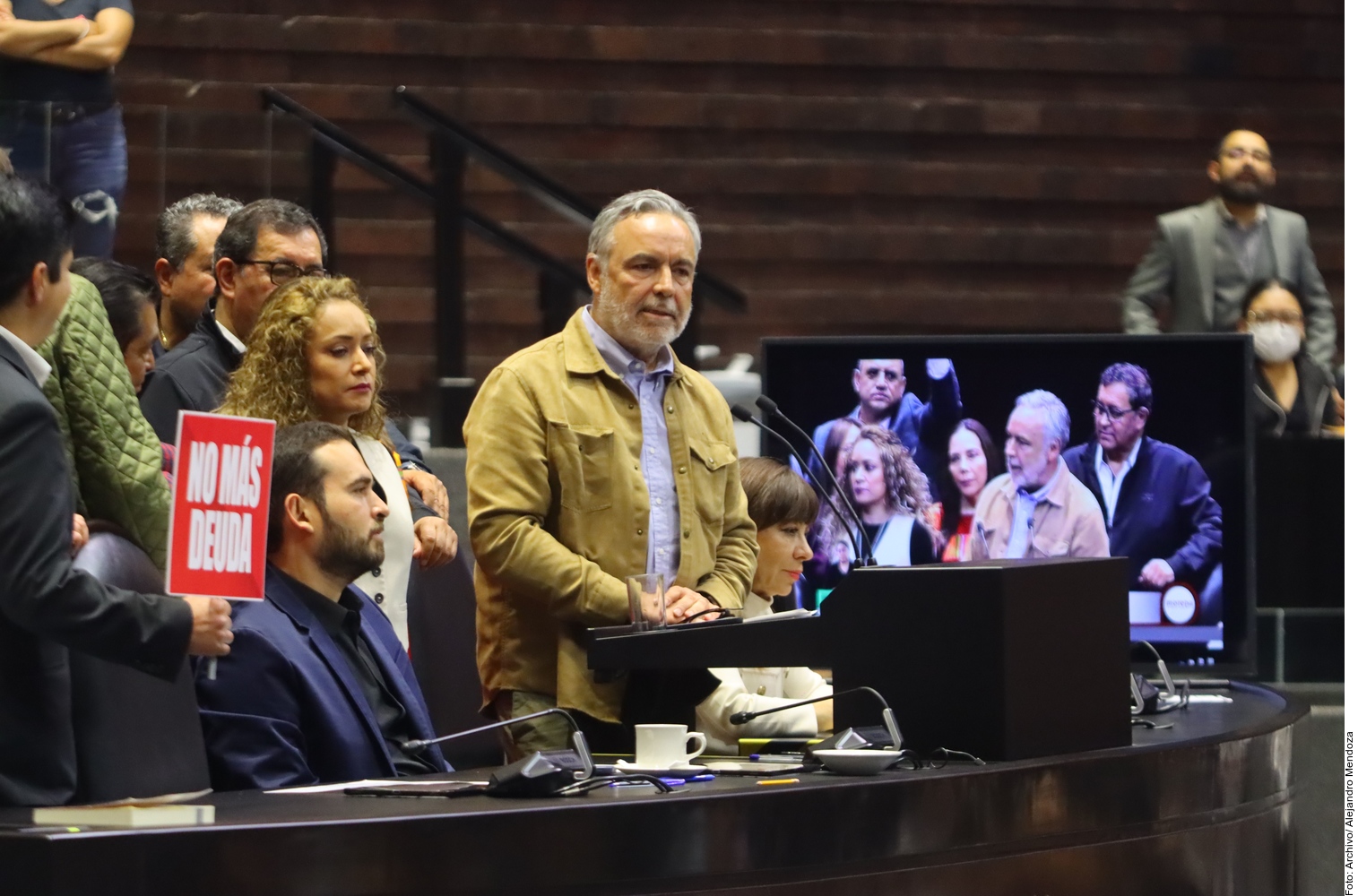 Presentan iniciativas para frenar el huachicol fiscal - Luces del Siglo