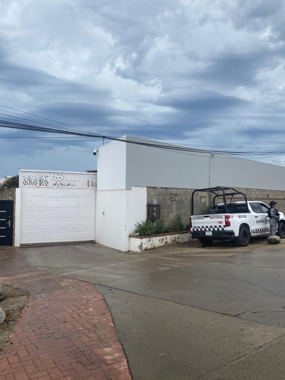 Thompson Navarro llega a arresto domiciliario a exclusiva privada de Ensenada
