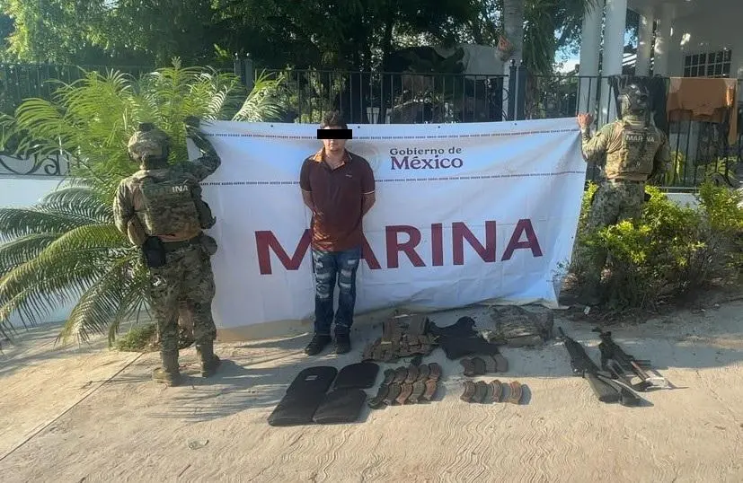 Marina detiene a presunto infractor y asegura 84 artefactos explosivos en La Noria, Mazatlán