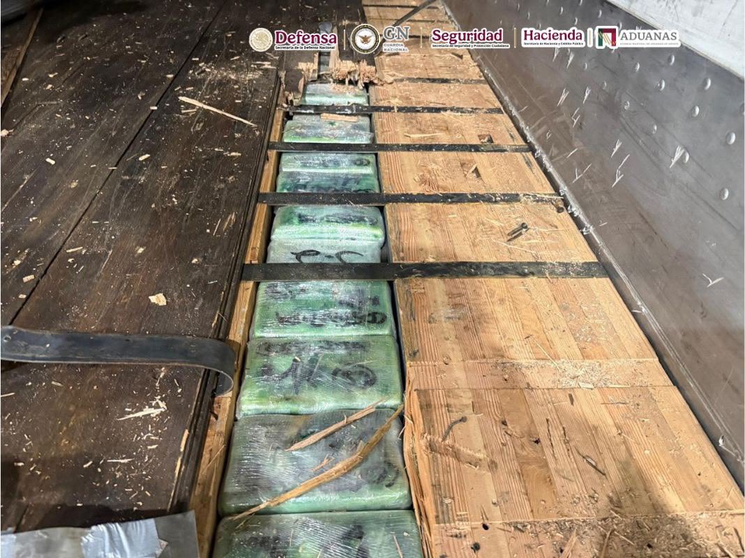 Aseguran en Garita de Otay 249 kilos de cocaína y fentanilo en camión de doble fondo