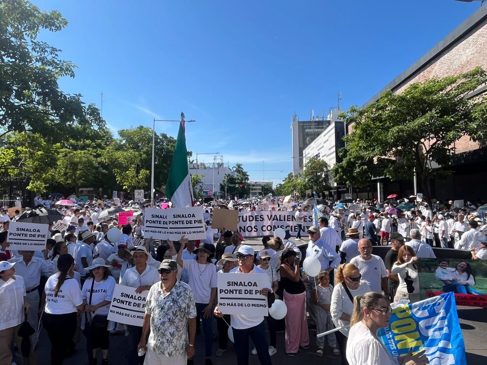 Obispo de Culiacán pide al Cártel de Sinaloa detener la guerra y califica como “pobres” los esfuerzos en seguridad