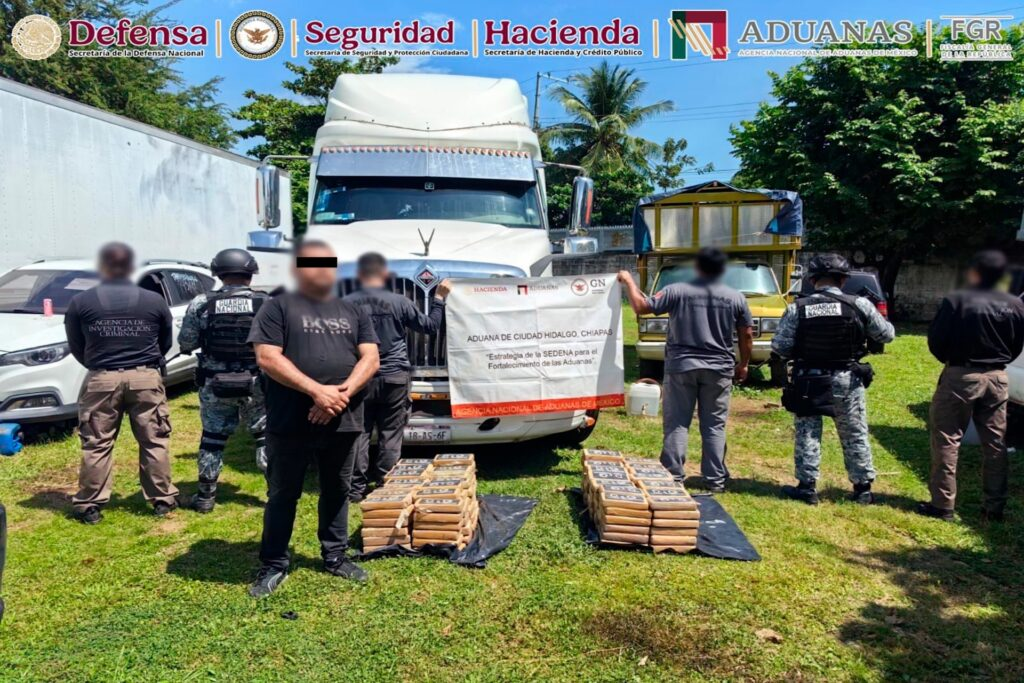 Aseguran en Chiapas más de 171 kilos de presunta cocaína ocultos en un tractocamión - Entorno Informativo
