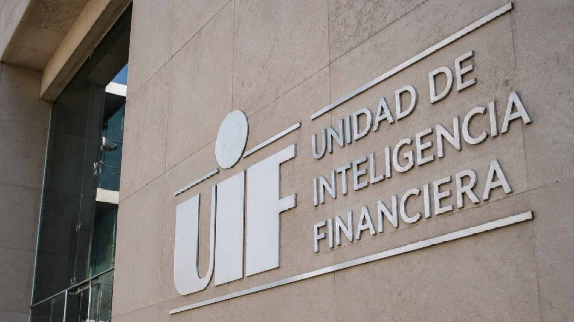 Defensa y Hacienda firman acuerdo para que la UIF y Guardia Nacional combatan el lavado de dinero