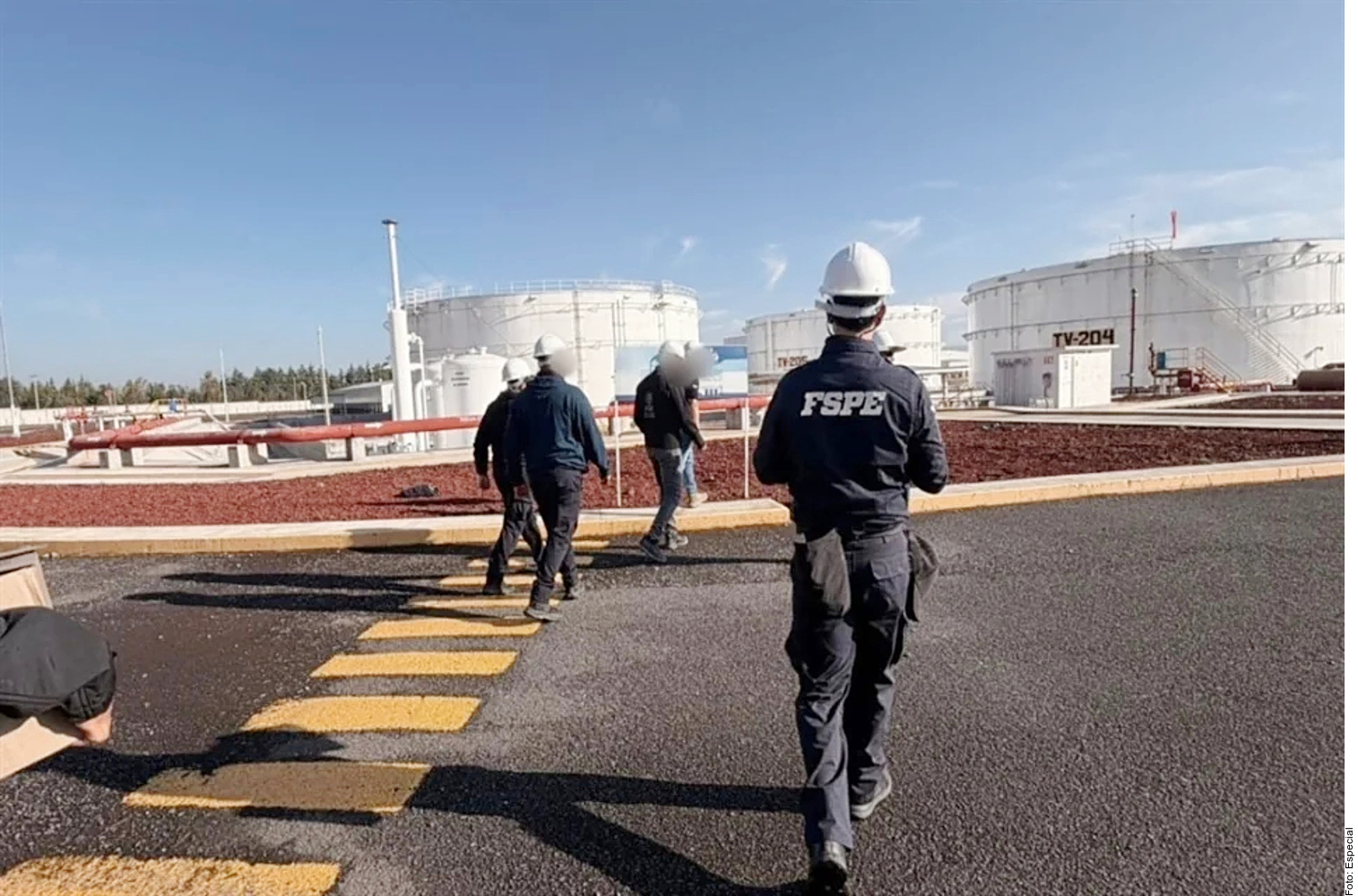 Ven inconsistencias en golpe a huachicol - Luces del Siglo
