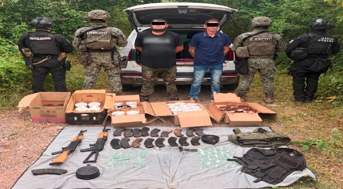 Detienen a dos con arsenal y 75 explosivos durante operativo en Concordia, Sinaloa