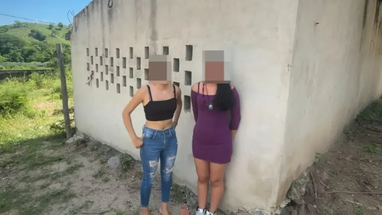 Two women located in Mazatlán